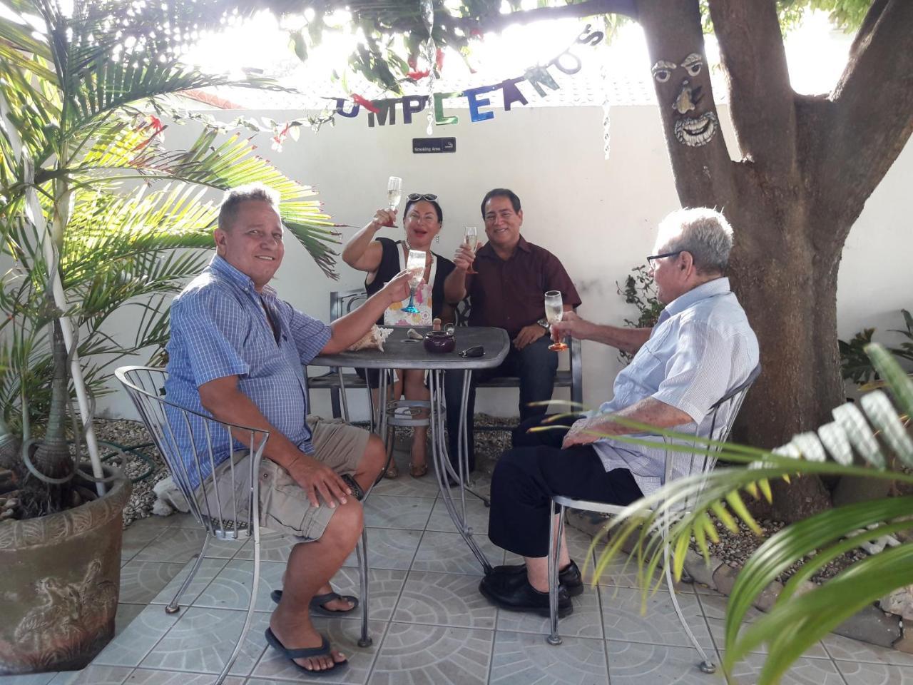 Aruba Harmony Apartments Oranjestad Phòng bức ảnh
